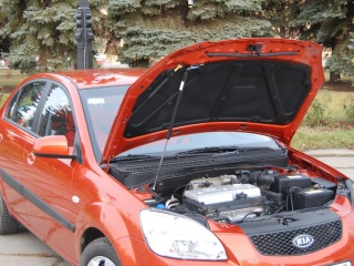 Упор капота Kia Rio II (2005-2010)