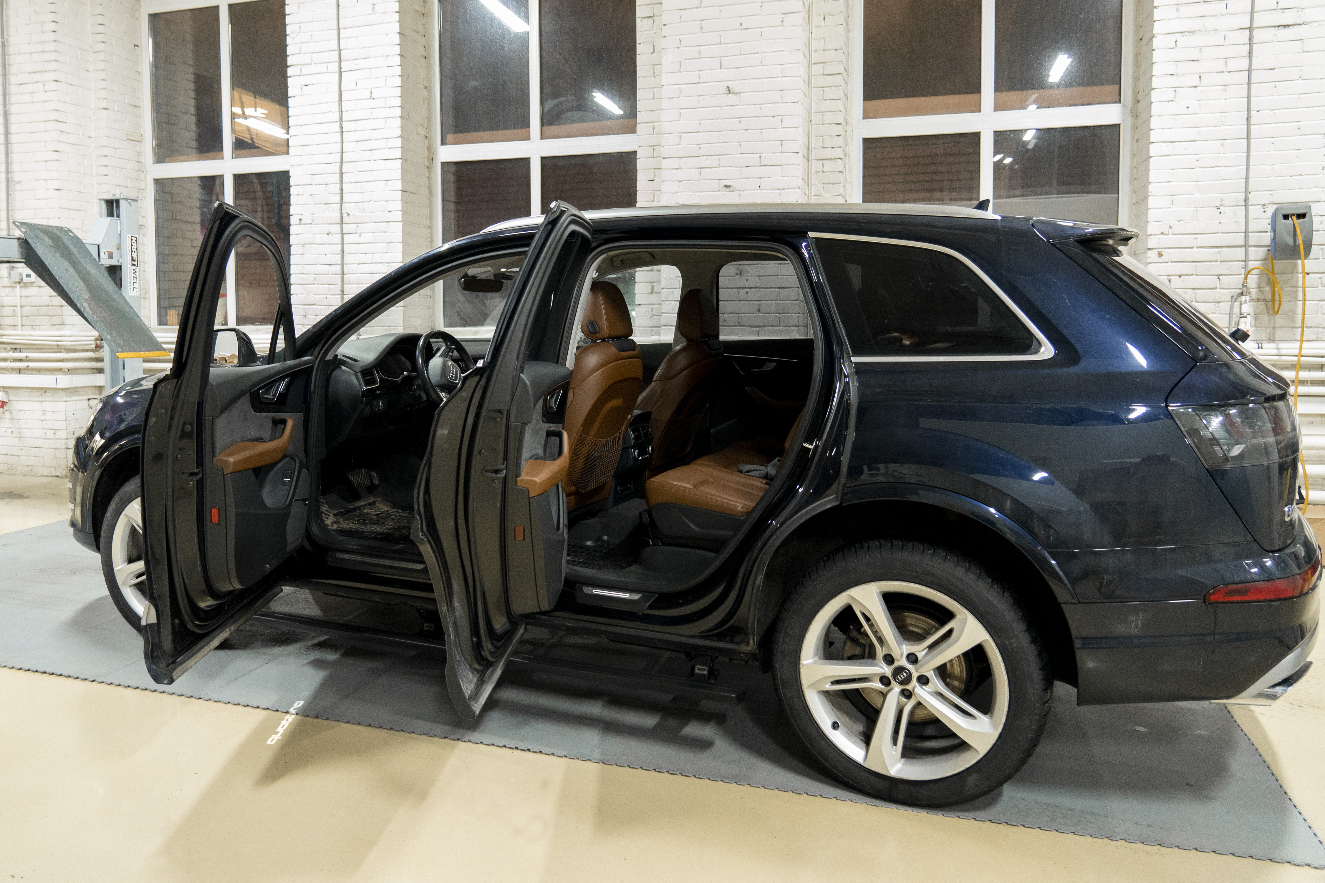 Электрические Пороги ATS для Audi Q7 4M (2015-2024)