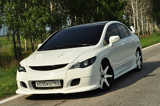 Передний бампер INGS Extreem Honda Civic 4D (2006-2012)
