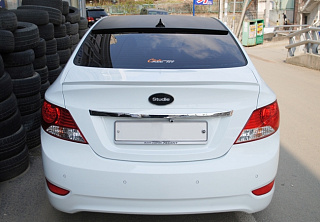 Козырек на стекло Hyundai Solaris (2010-2016) + УСТАНОВОЧНЫЙ КОМПЛЕКТ