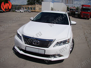 Крашеный комплект. Реснички на фары Toyota Camry V50 (2012-2014) Цвет Белый 040 + УСТАНОВОЧНЫЙ КОМПЛЕКТ